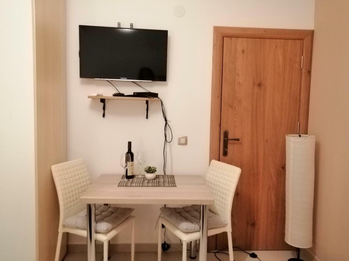Studio Apartman Irena1 Bijela Exterior foto